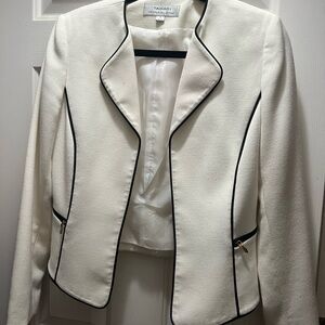 Cute Jacket with pockets